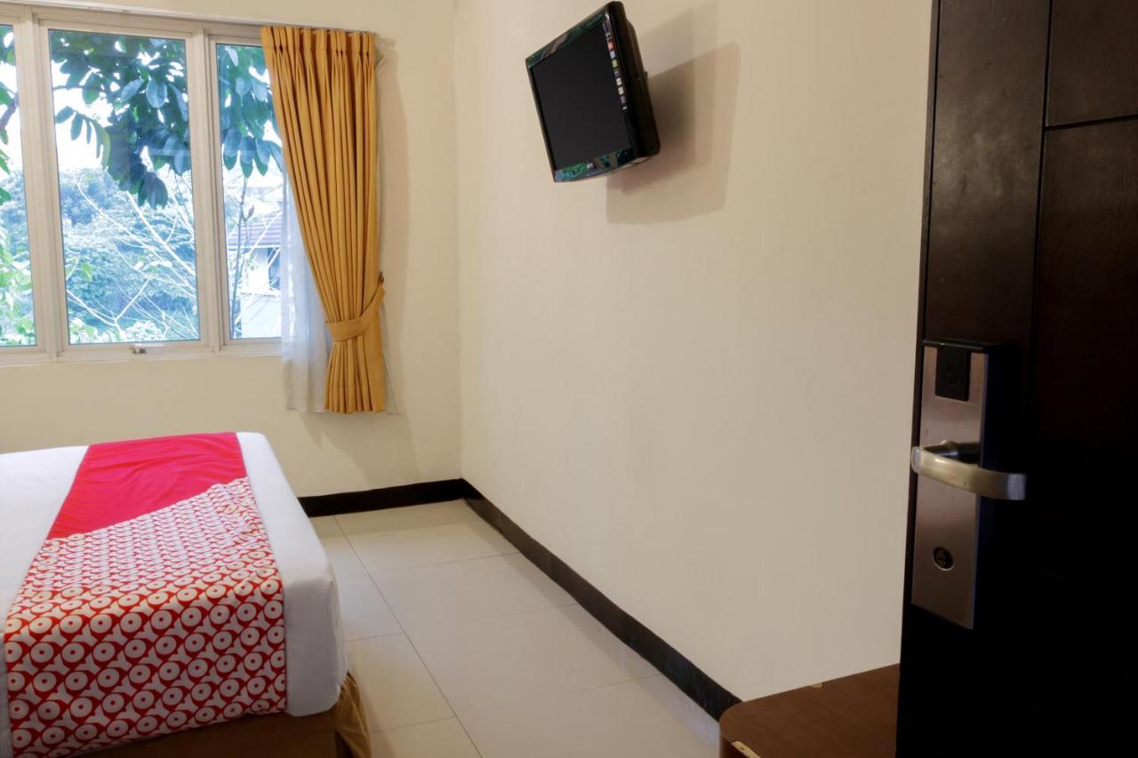Oyo 167 Dago'S Hill Hotel Bandung Esterno foto